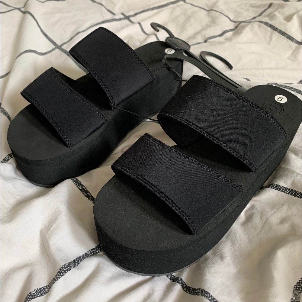 New Urban Outfitters Platform Sandals